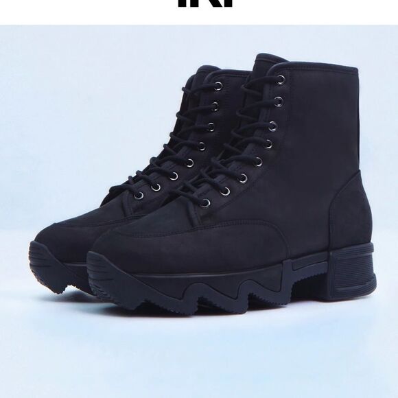 🔥 iRi Nubuck Lace-Up BootsWomen's Size: 39.1/2 new in box